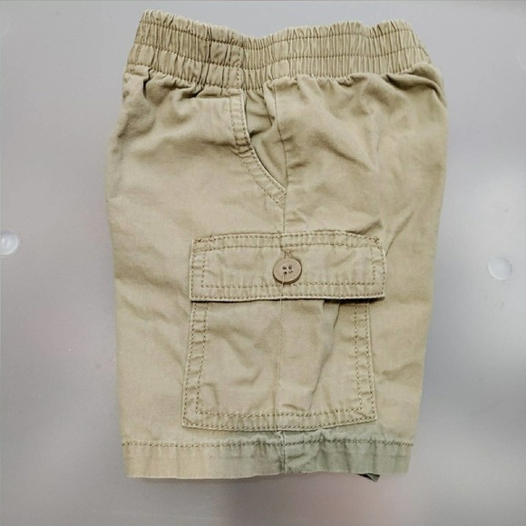 Toddler boy 2T bundle shorts and button up shirt - Picture 6 of 8